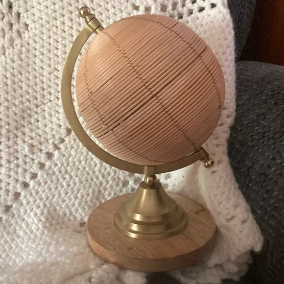Anthopologie @ home Rattan Globe Decorative Object - Picture 1 of 12